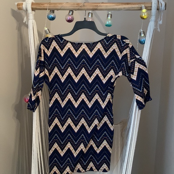 Pink Rose dress- large- knit material. - Picture 3 of 3